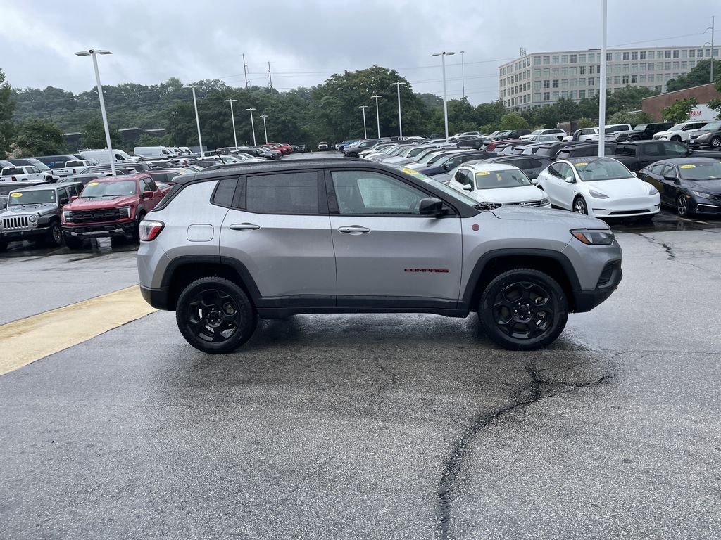 Used 2023 Silver Jeep Trailhawk image 7