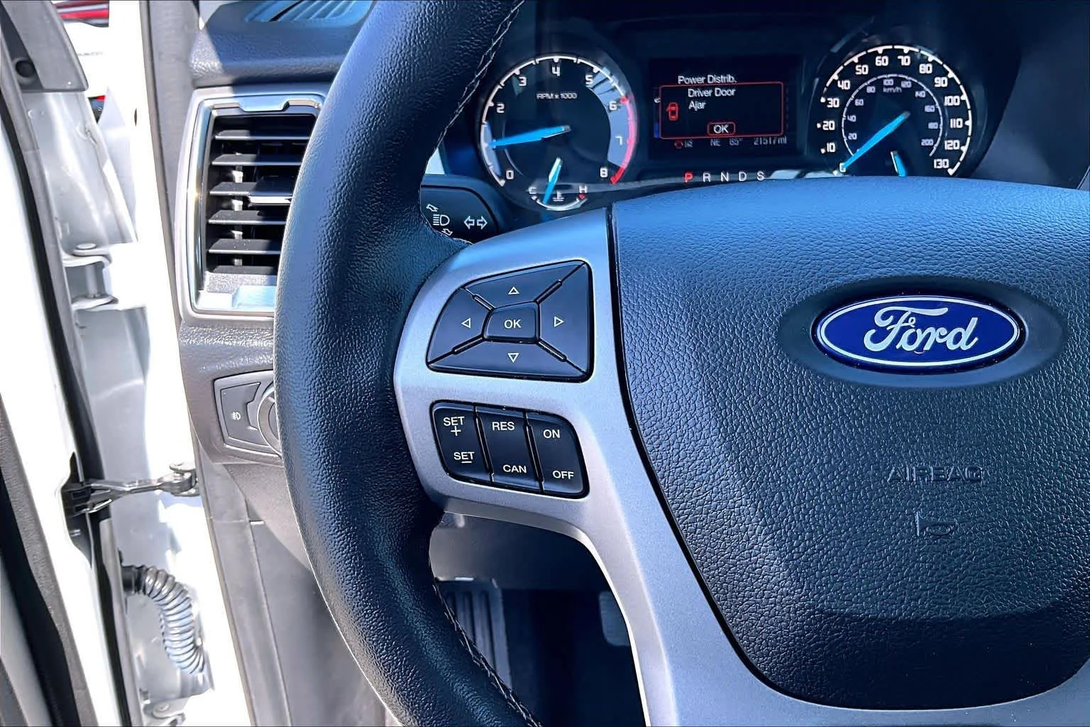 Used 2023 Oxford White Ford XLT image 22