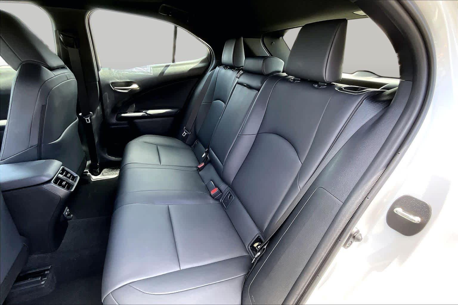 Certified Used 2025 Eminent White Pearl Lexus  image 18