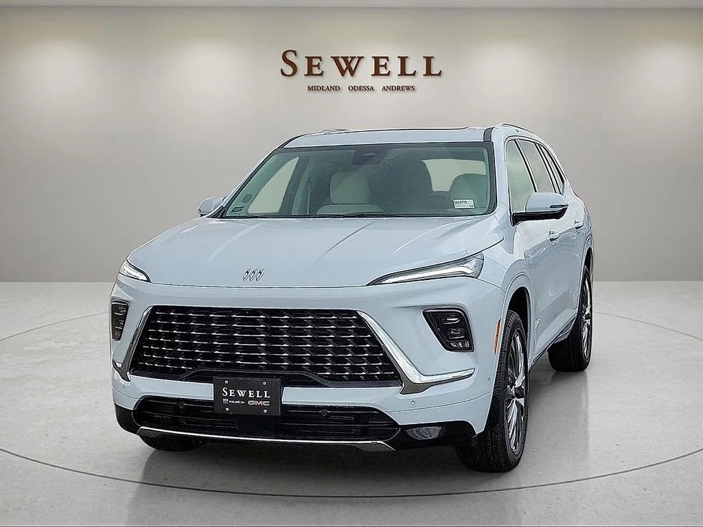 2026 Buick Enclave Avenir AWD's photo
