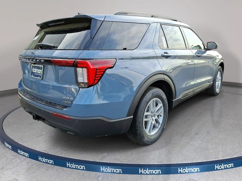 New 2026 Vapor Blue Metallic Ford Active image 4
