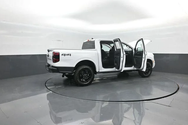 New 2026 Oxford White Ford XLT image 43