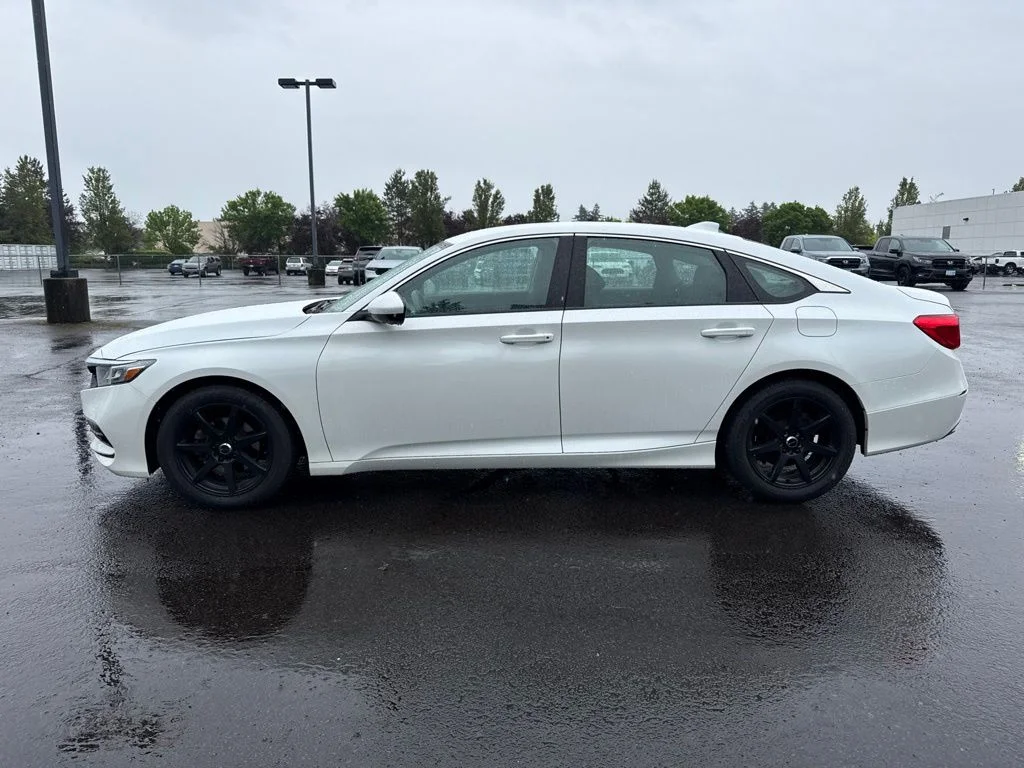 Used 2019 Platinum White Pearl Honda LX image 4
