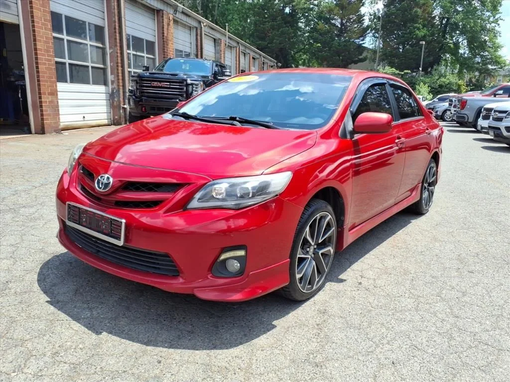 Used 2013 Red Toyota S image 33