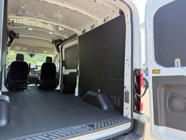 New 2026 Oxford White Ford Cargo Van image 9