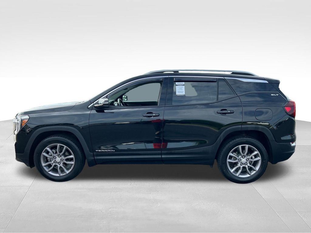 2024 GMC Terrain SLT - Photo 2