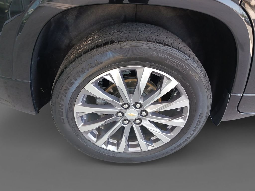 Used 2022 Black Chevrolet Premier image 10