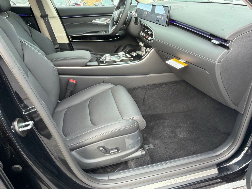 New 2026 Black Genesis 2.5T image 13