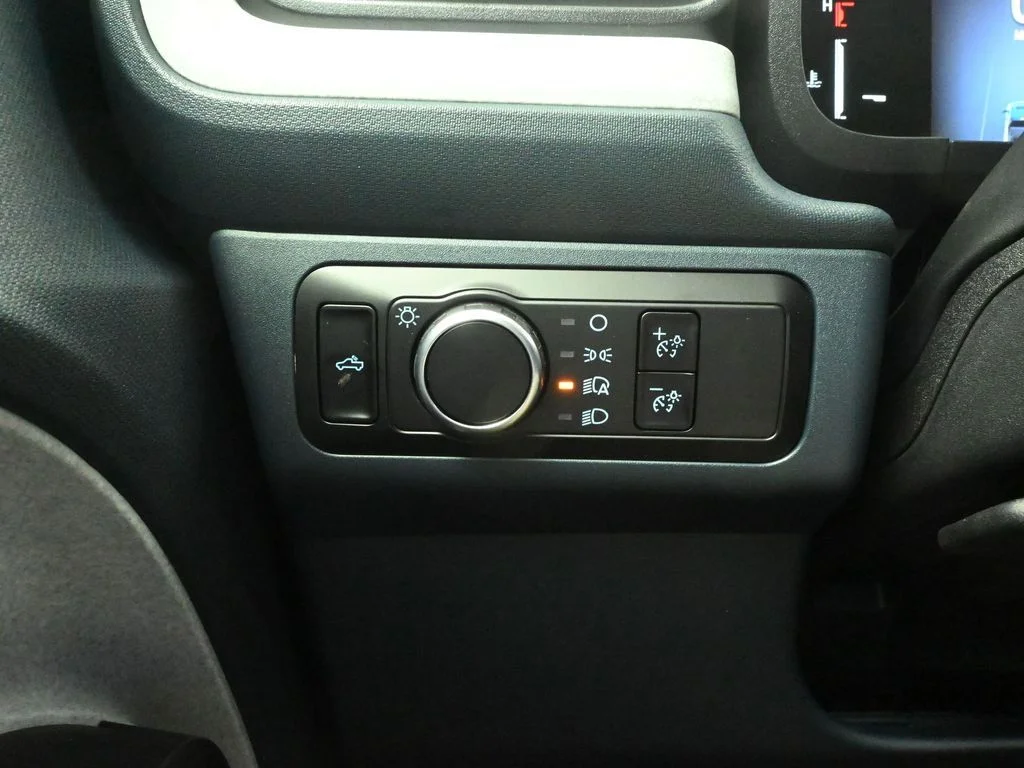 New 2025 Shadow Black Ford XLT image 16