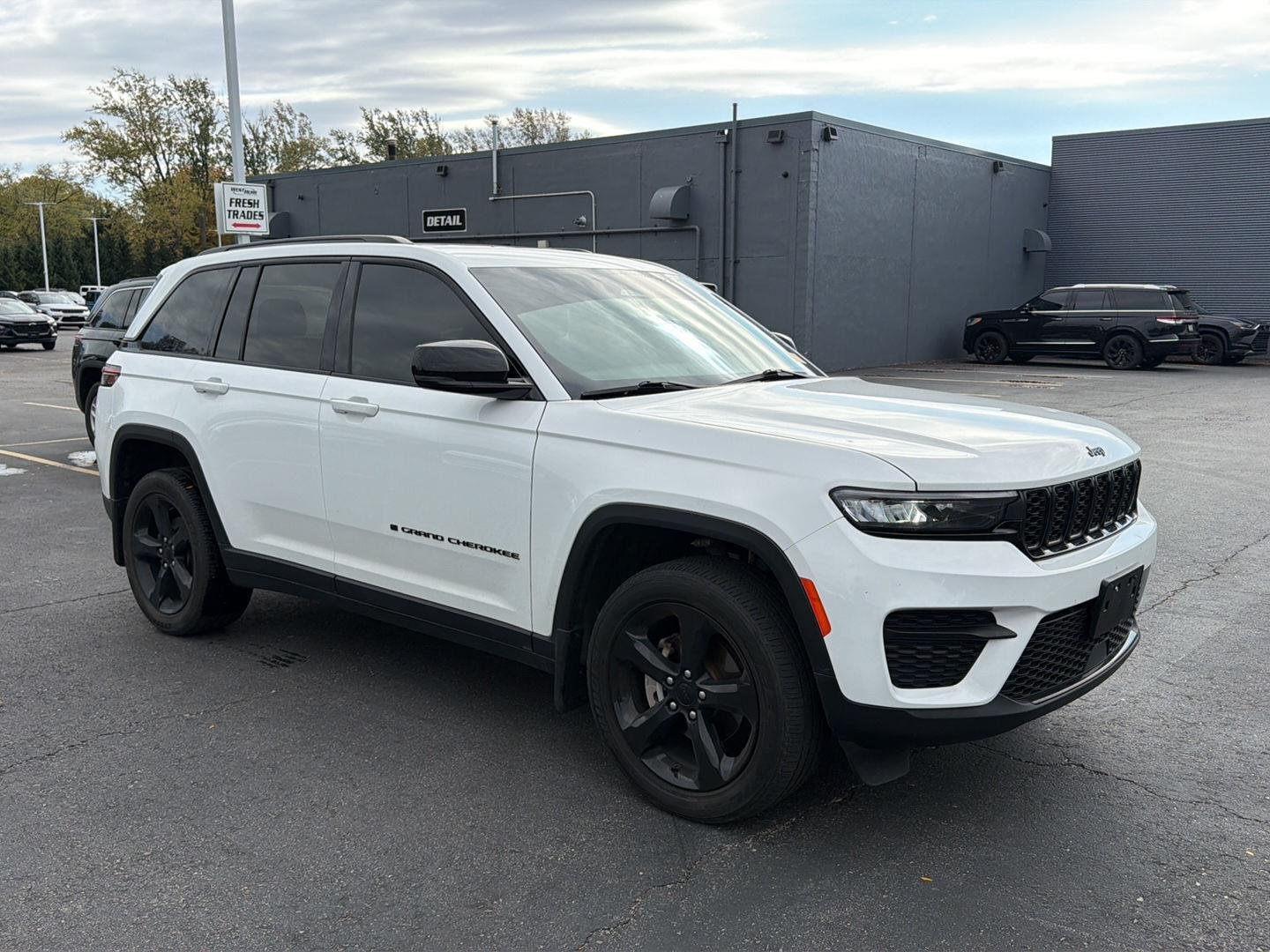 Used 2023 Bright White Clearcoat Jeep Altitude X image 7