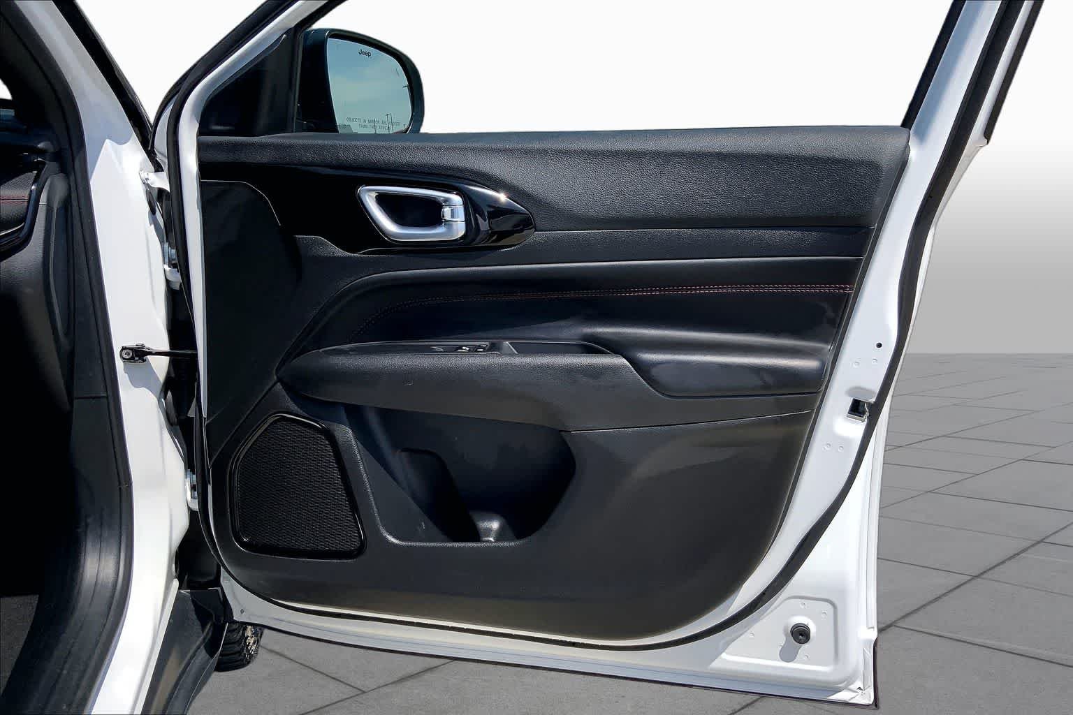 Used 2026 Bright White Clearcoat Jeep Trailhawk image 22