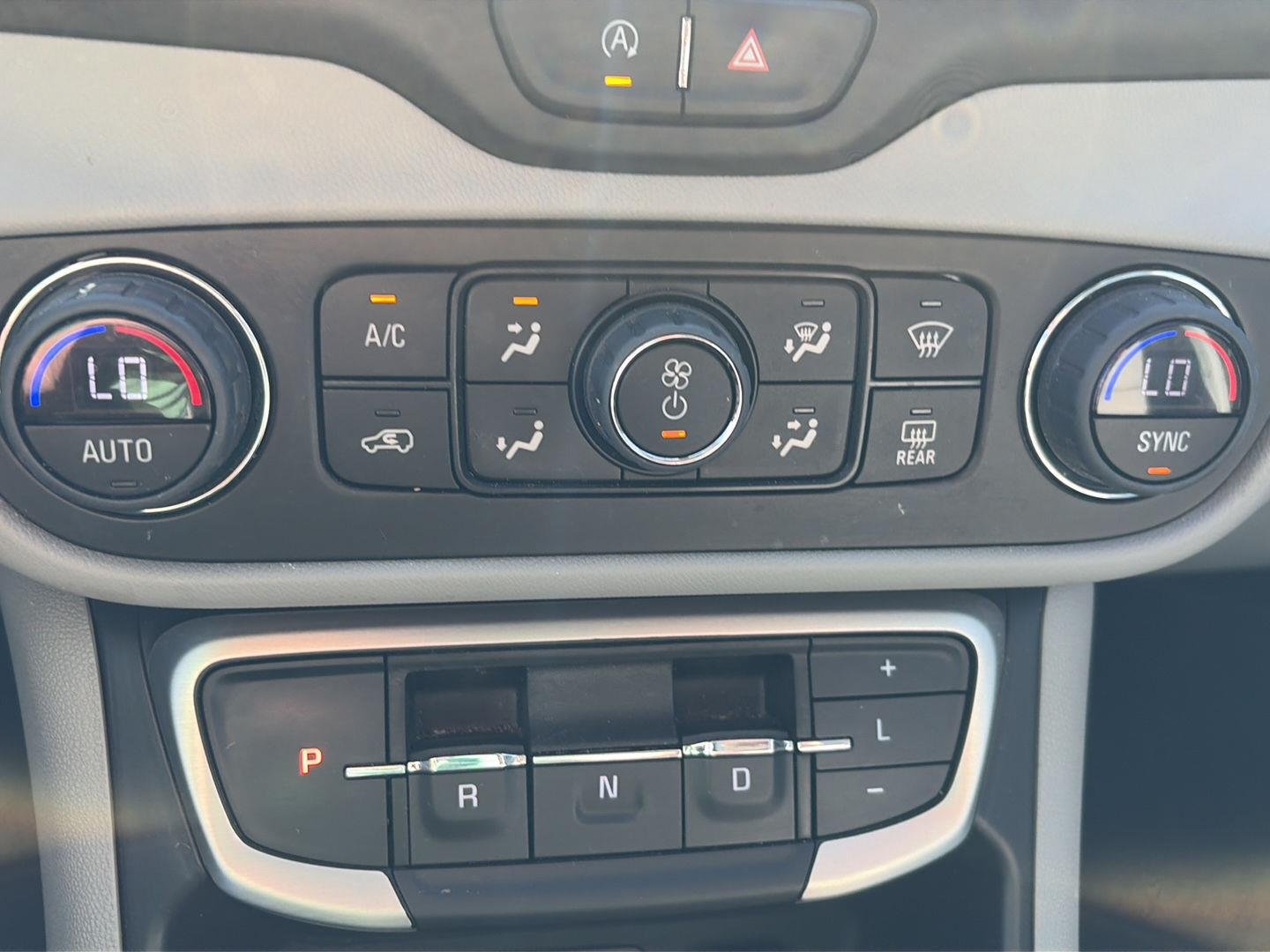 Used 2023  Gmc  image 14