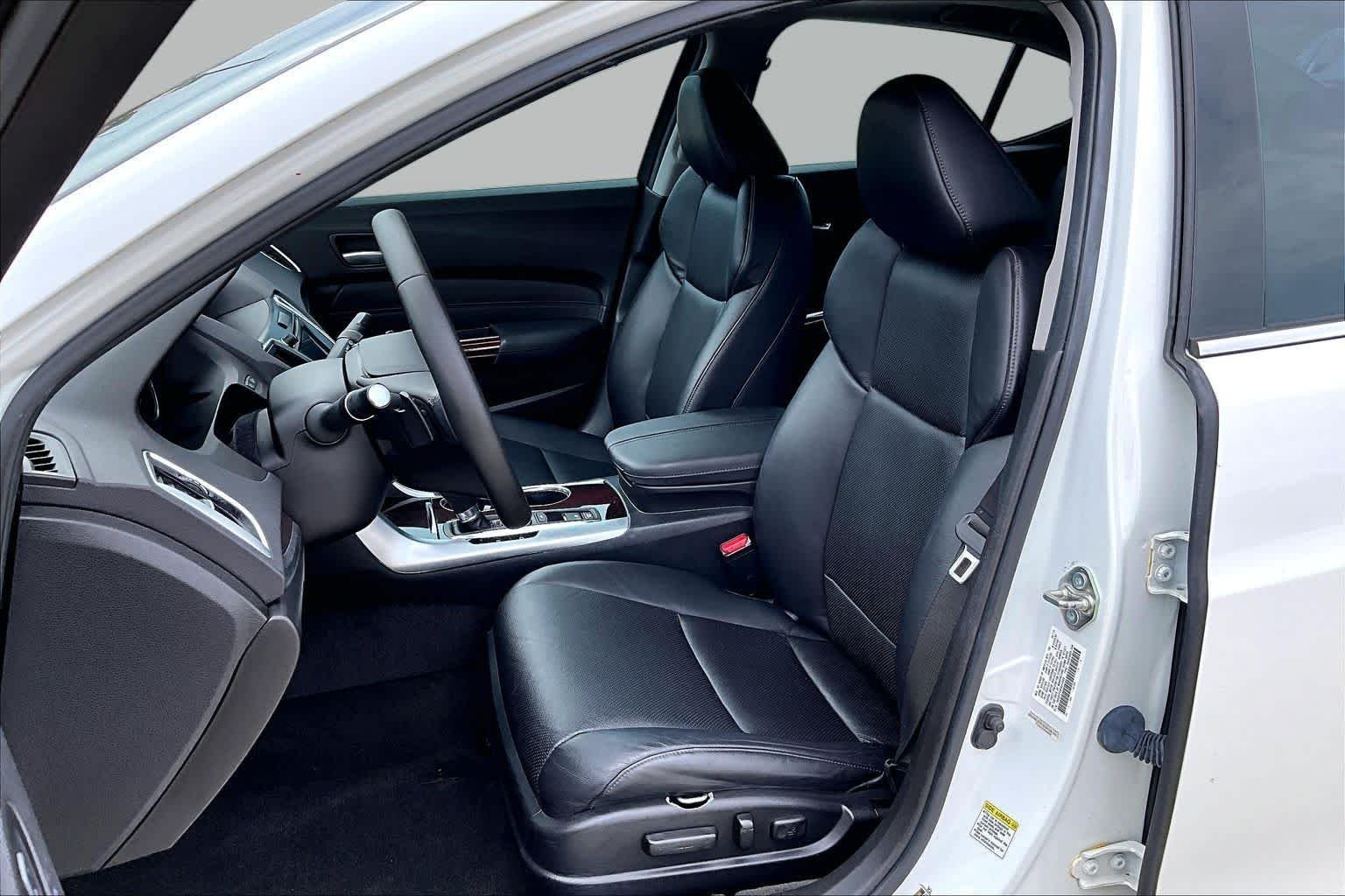 Used 2015 Bellanova White Pearl Acura Tech image 8