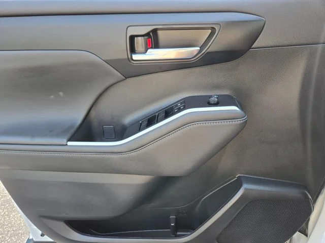 Used 2023 Beige Toyota XLE image 37