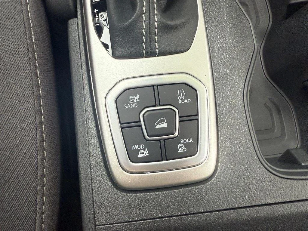 2026 Nissan Frontier SV - Photo 9