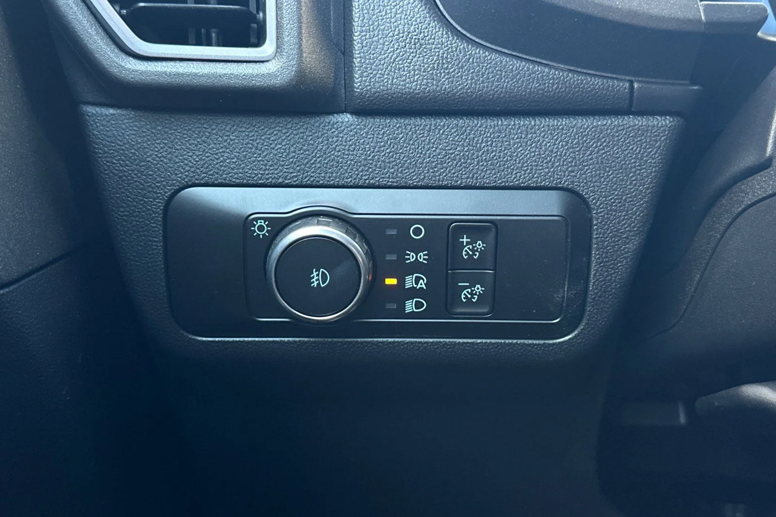 New 2026 Carbonized Gray Metallic Ford Outer Banks® image 27