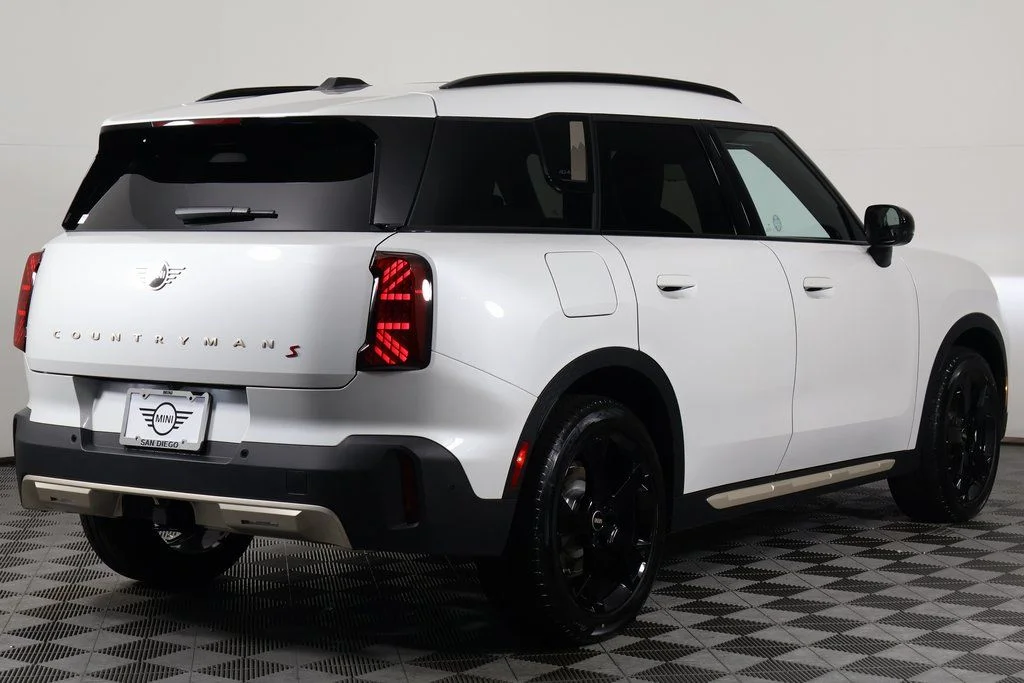 New 2027 White Metallic MINI Iconic image 2