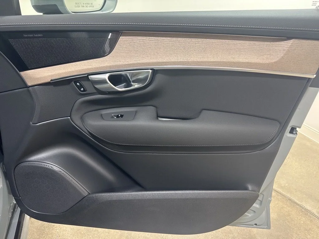 New 2026 Gray Metallic Volvo T8 Plus image 27