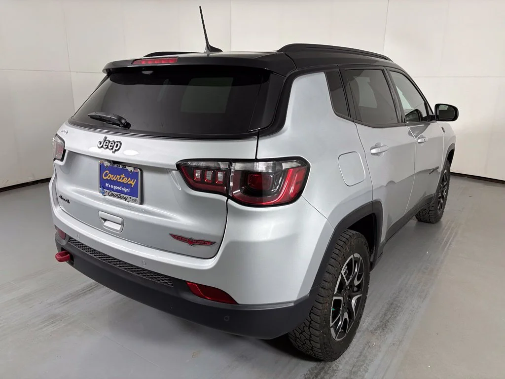 Used 2025 Silver Jeep Trailhawk image 8