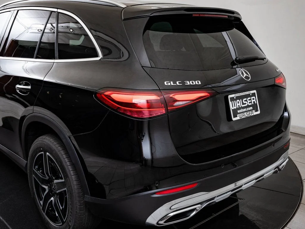 Used 2026 Black Mercedes-Benz GLC 300 image 19