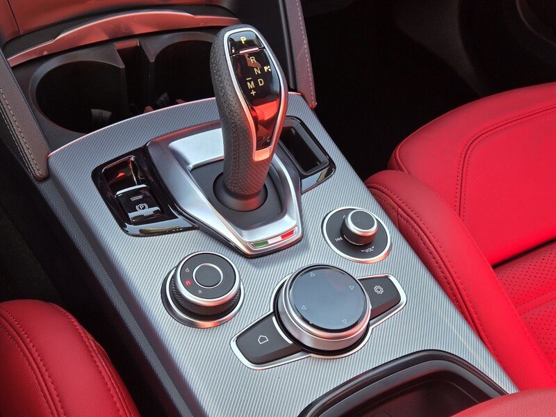 2025 Alfa Romeo Stelvio Base - Photo 16