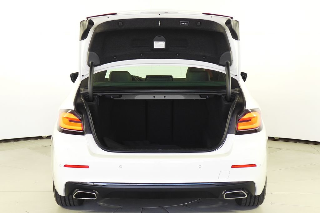 Used 2023 Alpine White BMW 530i image 10