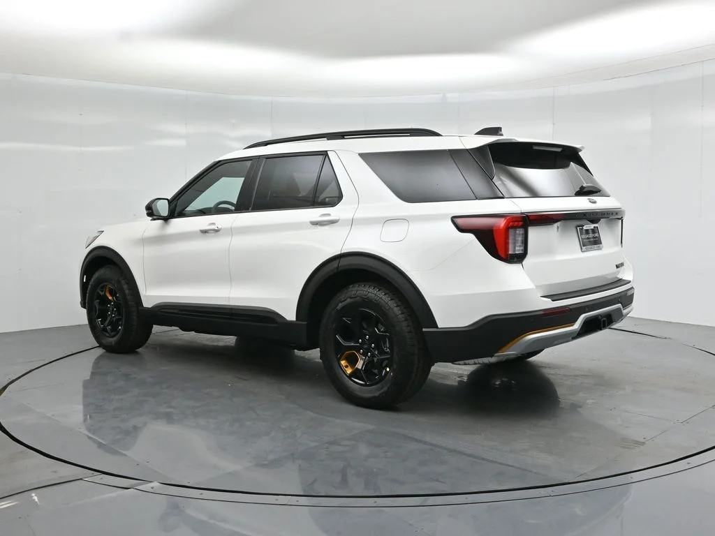 New 2026 Star White Metallic Tri-Coat Ford Tremor image 6