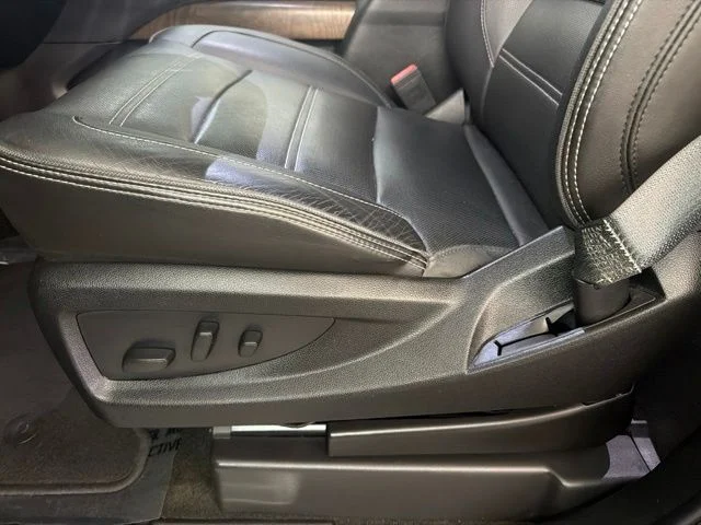 Used 2018 Onyx Black GMC Denali image 10