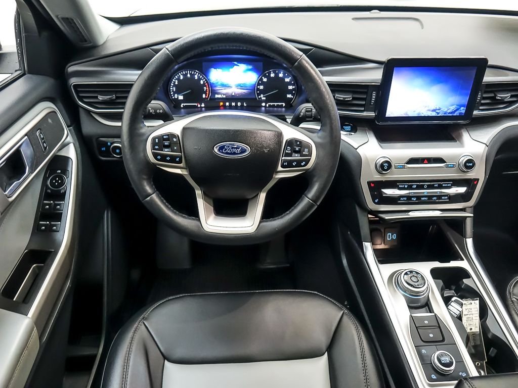 Used 2023 Blue Metallic Ford XLT image 16
