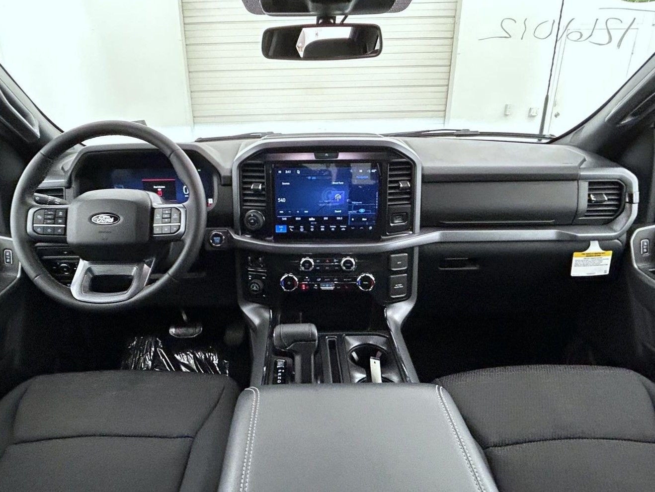 New 2026 Oxford White Ford XLT image 13