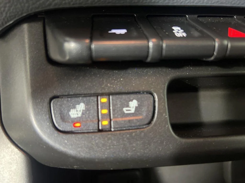 Used 2021 Cherry Red Chevrolet Z71 image 33