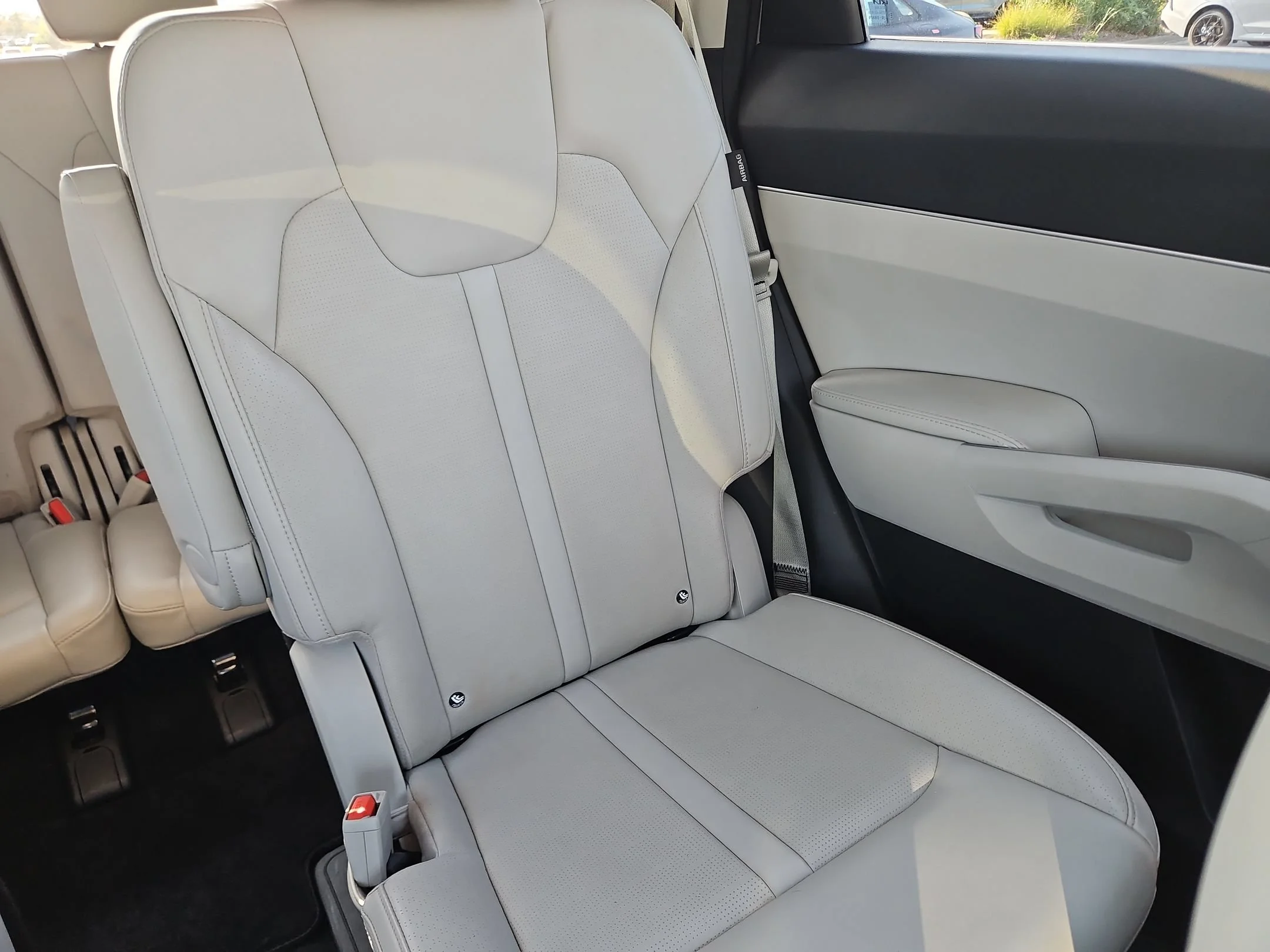 Used 2025 Wolf Gray Kia EX image 14