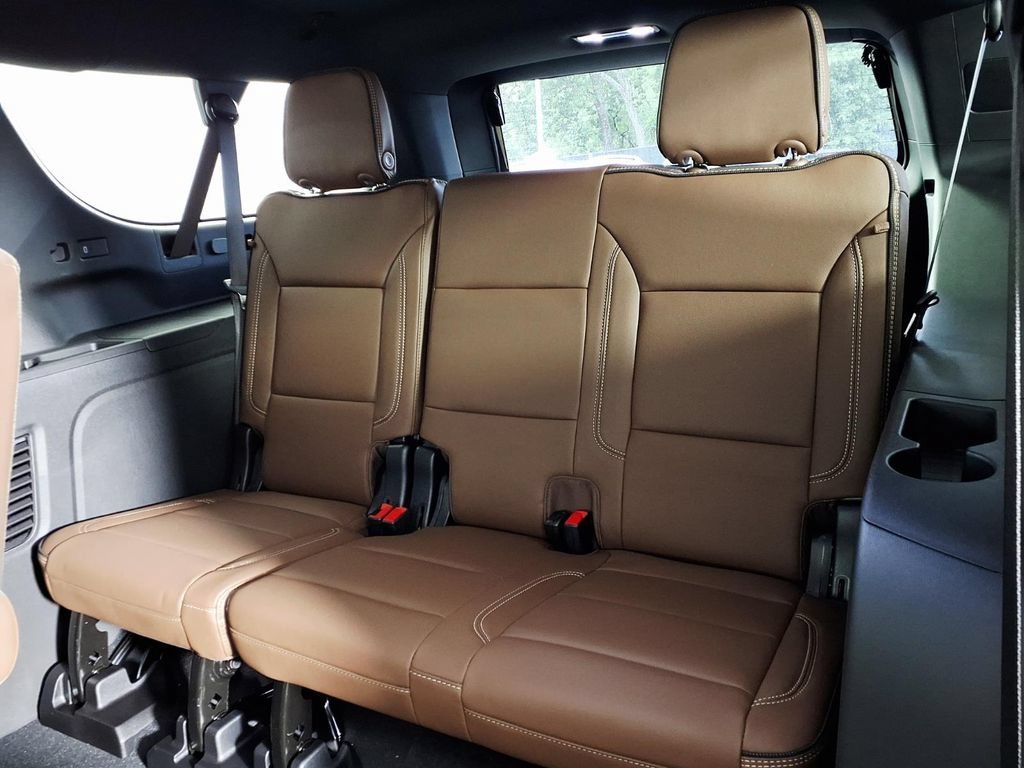 2026 Chevrolet Suburban High Country - Photo 7