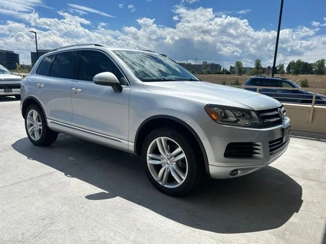 Used 2013 Silver Volkswagen V6 TDI image 2