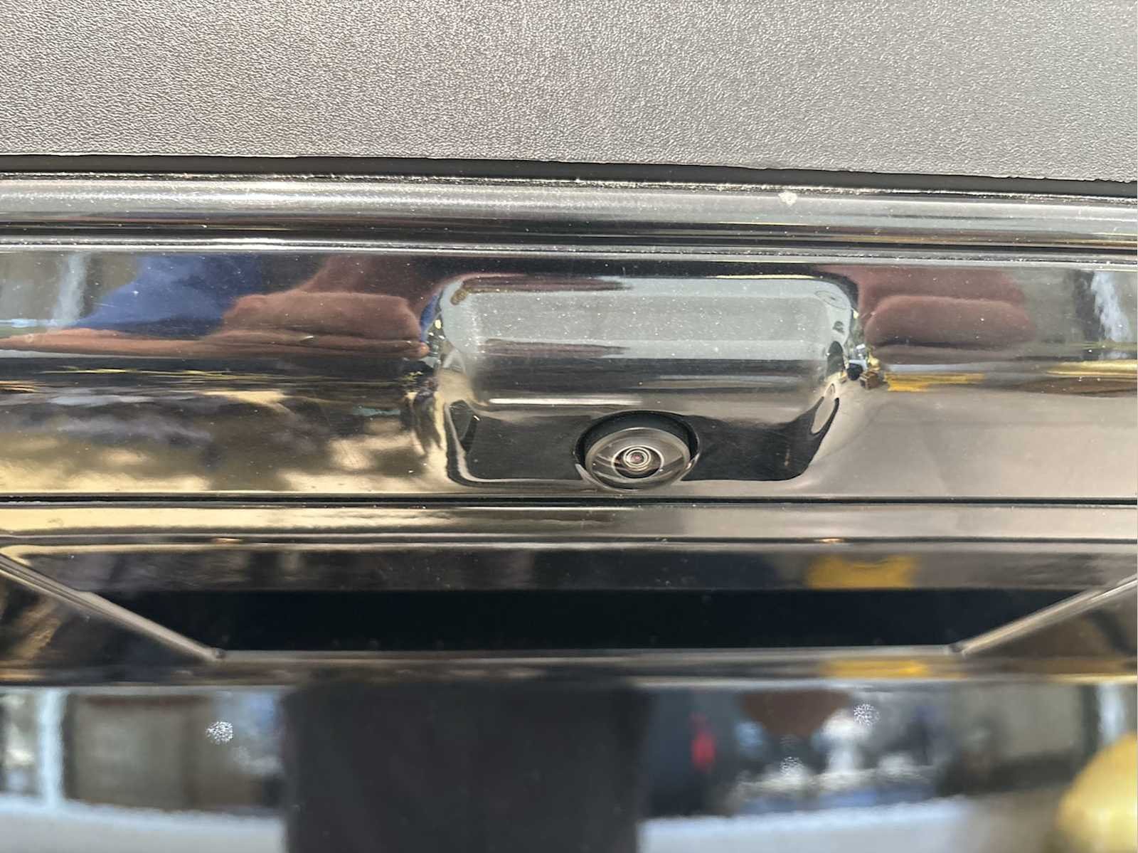 Used 2025 Agate Black Metallic Ford LARIAT image 34