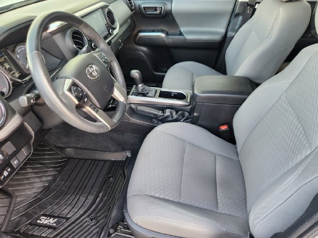 Used 2022 Silver Toyota SR5 image 4