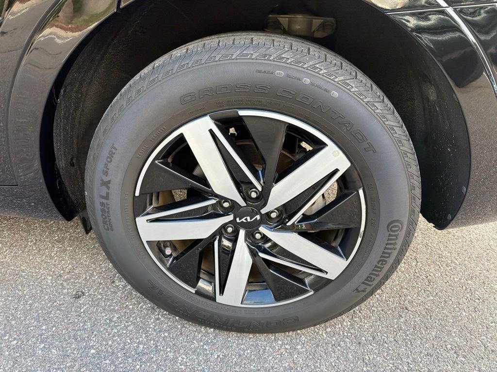 Certified Used 2023 Ebony Black Kia S image 28