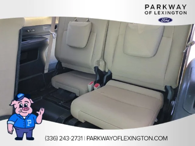 Used 2016 White Toyota SR5 image 28