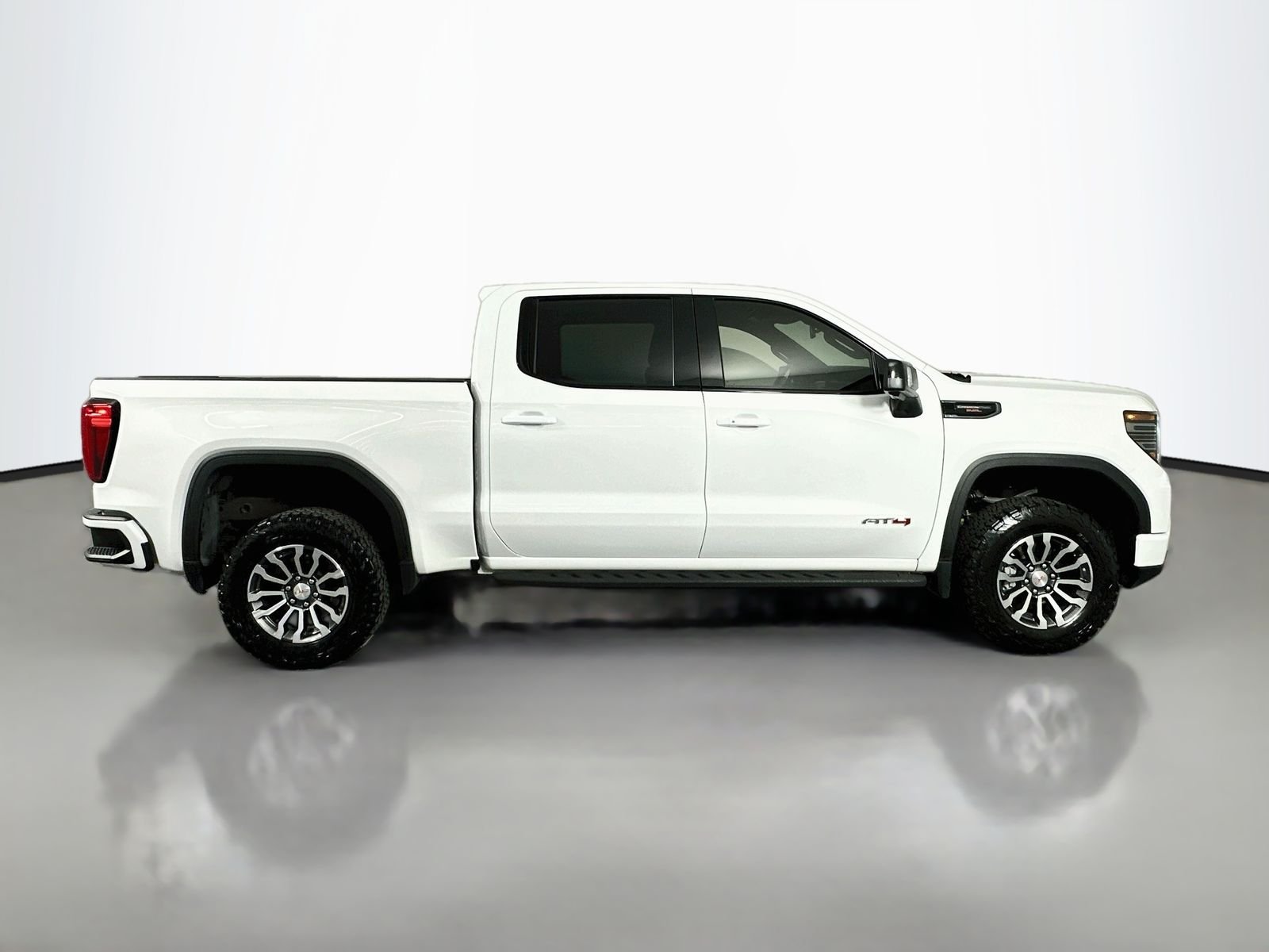 Used 2022 Summit White GMC AT4 image 8