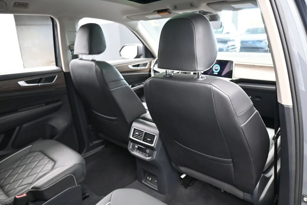 Used 2025 Gray Volkswagen 2.0T SEL Premium R-Line image 44