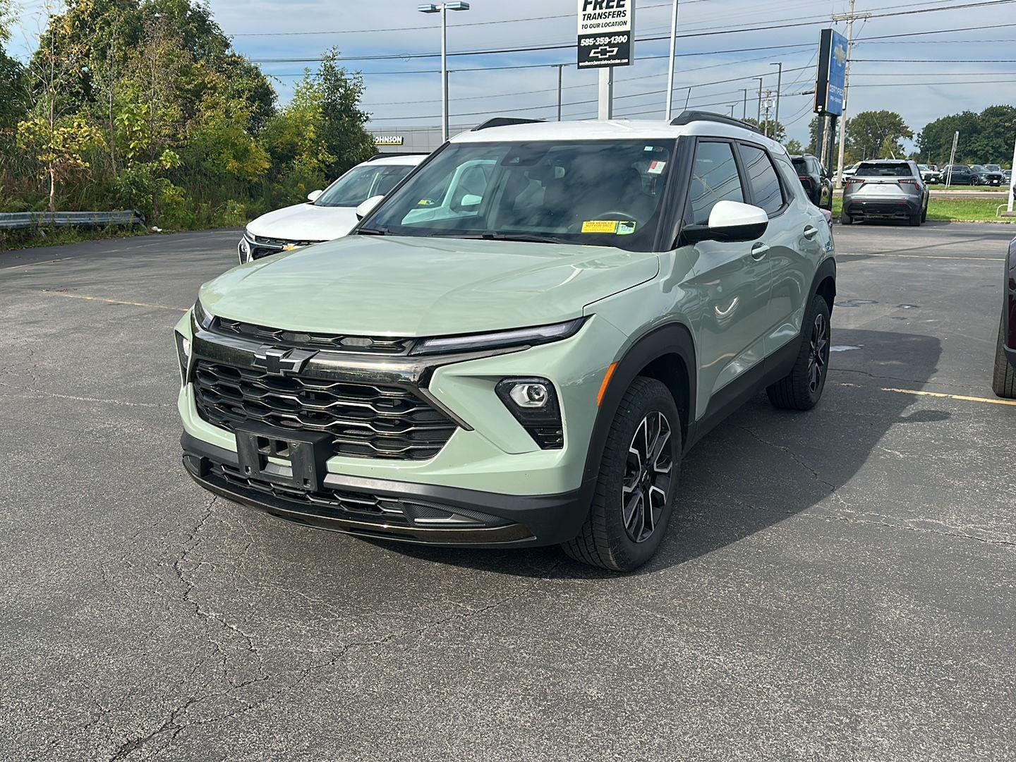 Used 2024 Cacti Green Chevrolet ACTIV image 5