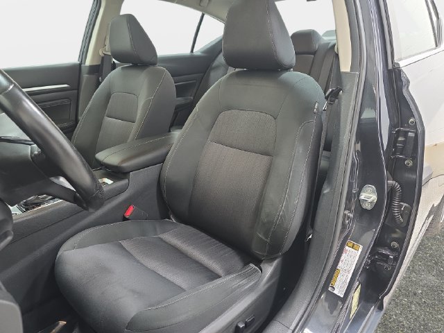 Used 2019 Blue Nissan 2.5 SV image 14