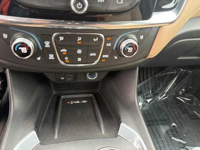 Used 2023 Iridescent Pearl Tricoat Chevrolet Premier image 26