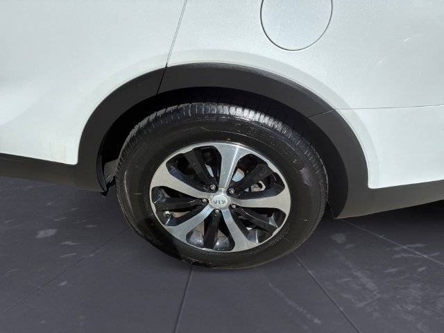 Used 2016 White Kia EX image 48