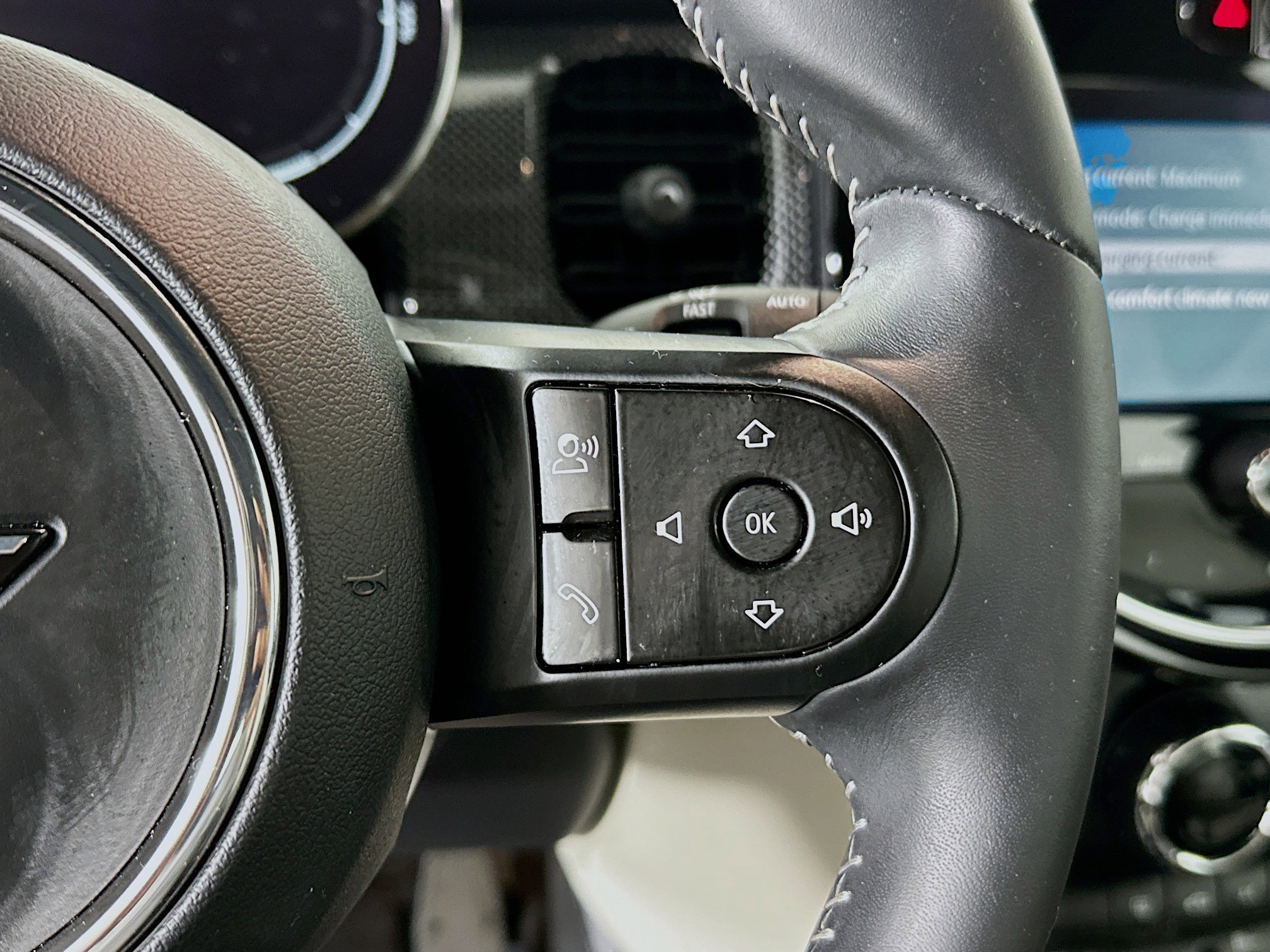 2023 MINI Hardtop 2 Door SE - Photo 17