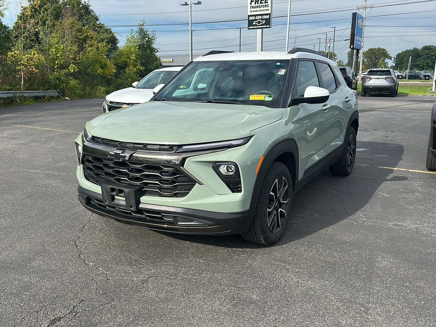 Used 2024 Cacti Green Chevrolet ACTIV image 5