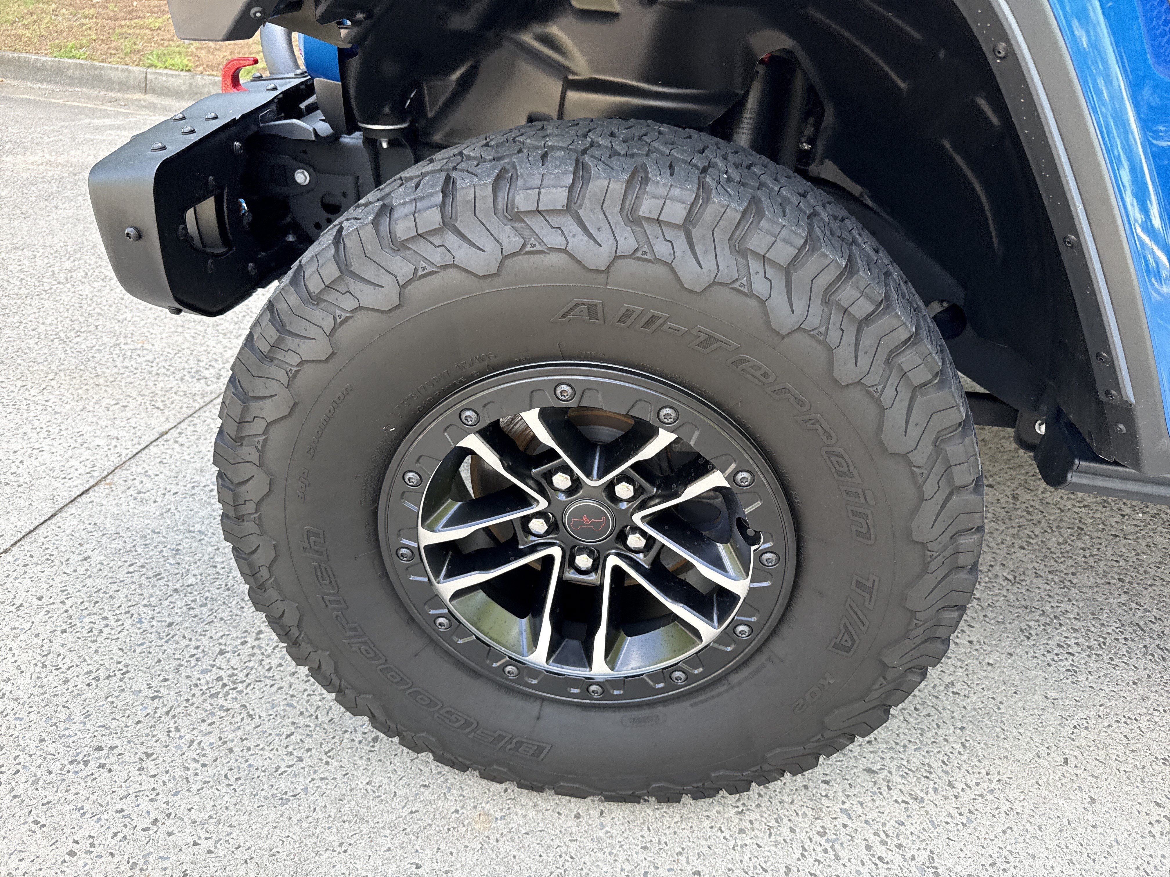 Used 2024 Hydro Blue Pearlcoat Jeep Rubicon X image 13