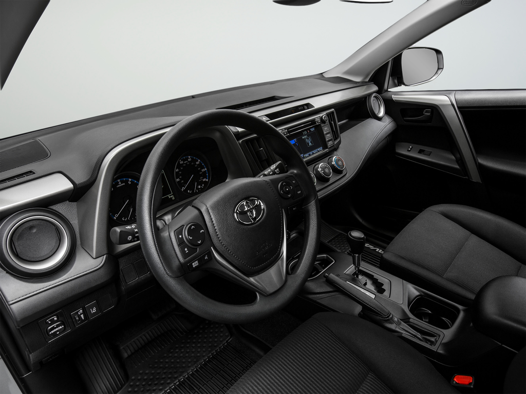 Used 2018 Silver Toyota LE image 43