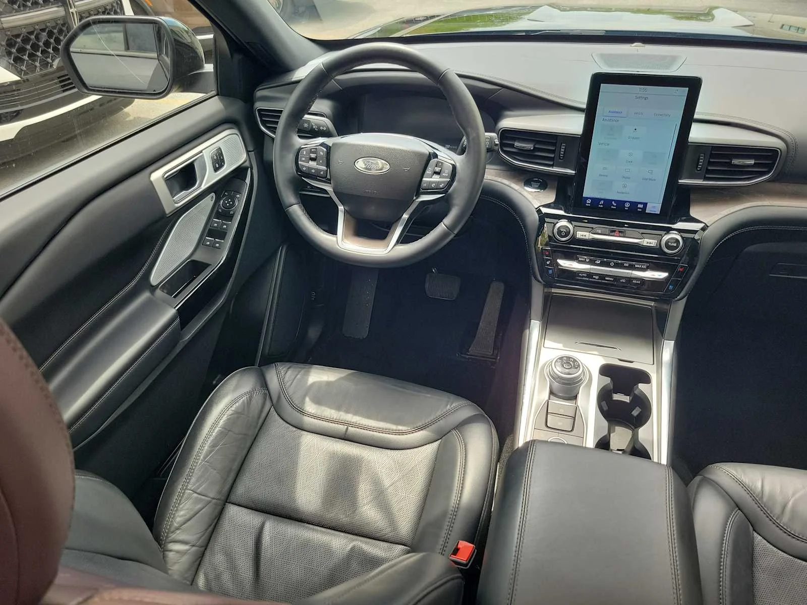 Used 2023 Black Ford Platinum image 15
