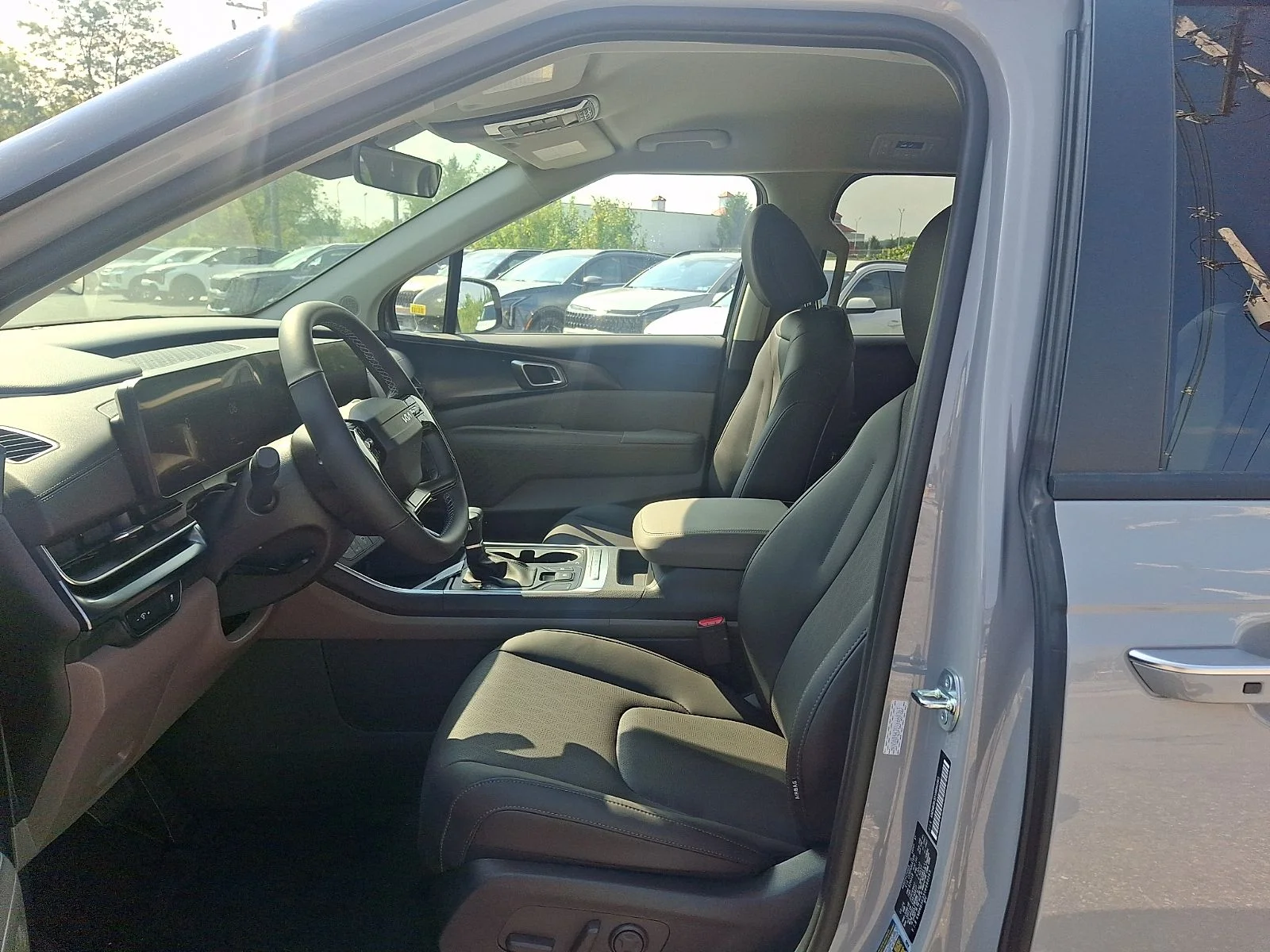 New 2027 White Kia LXS image 12